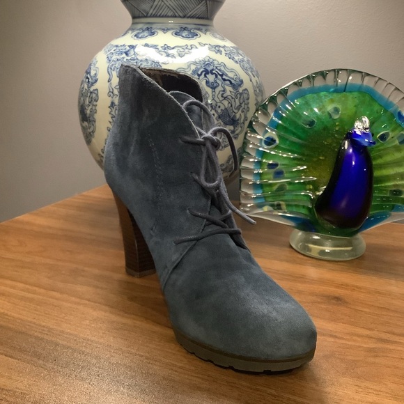 White Mountain Shoes - White Mountain Women's Blue Suede‎ Lace Up Boots